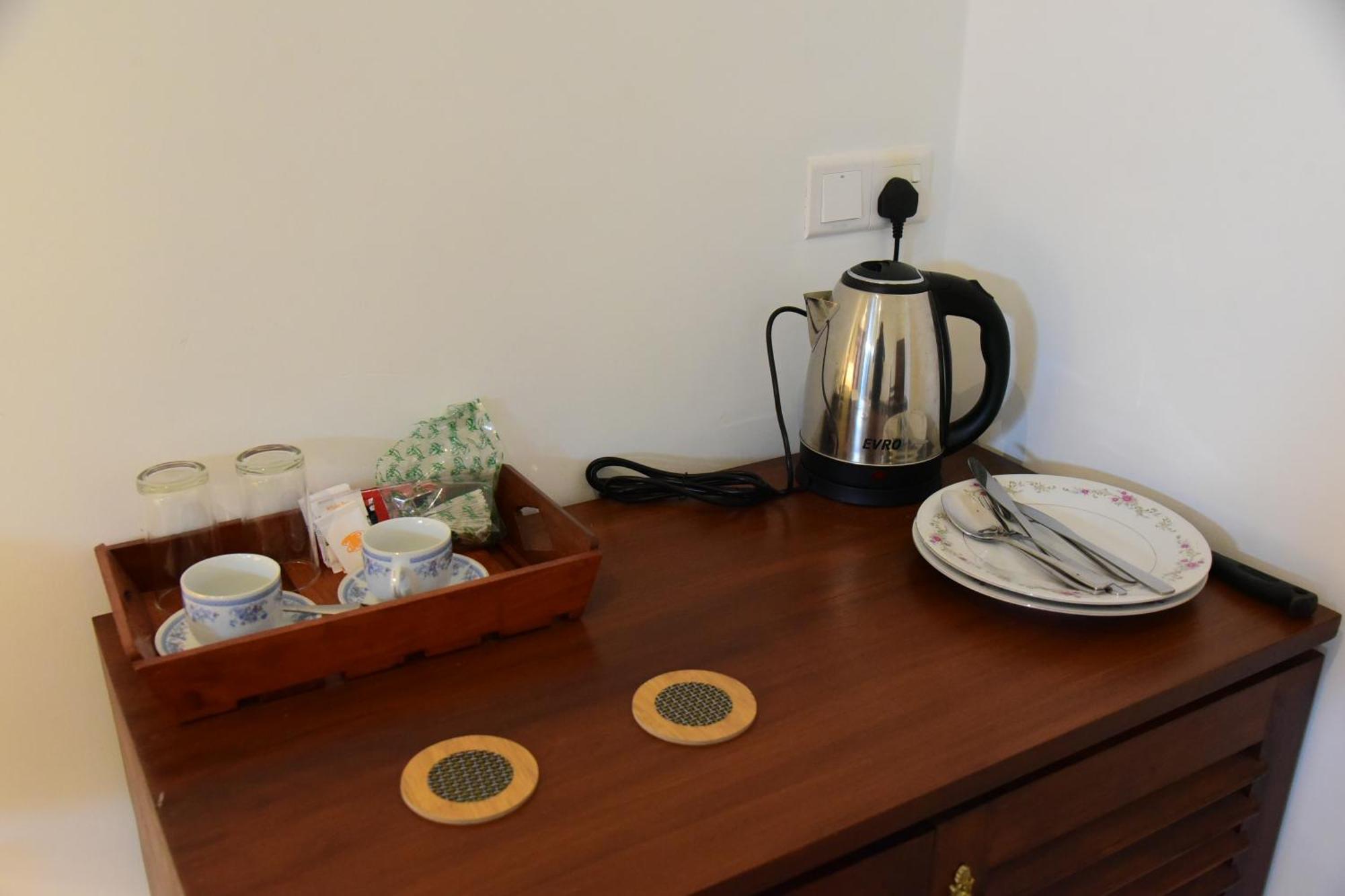 Tranquil Hotel Хикадува Екстериор снимка