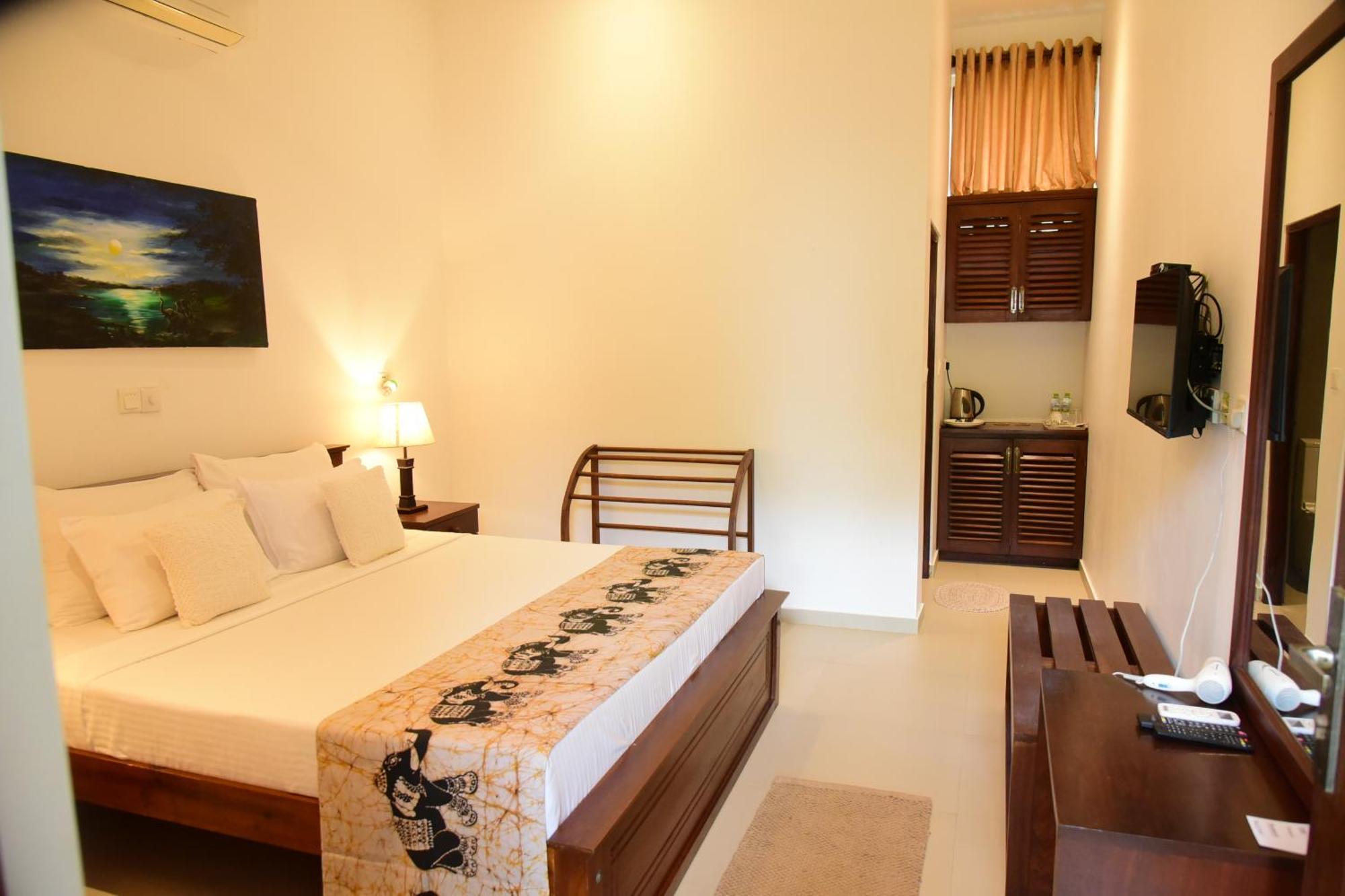 Tranquil Hotel Хикадува Екстериор снимка