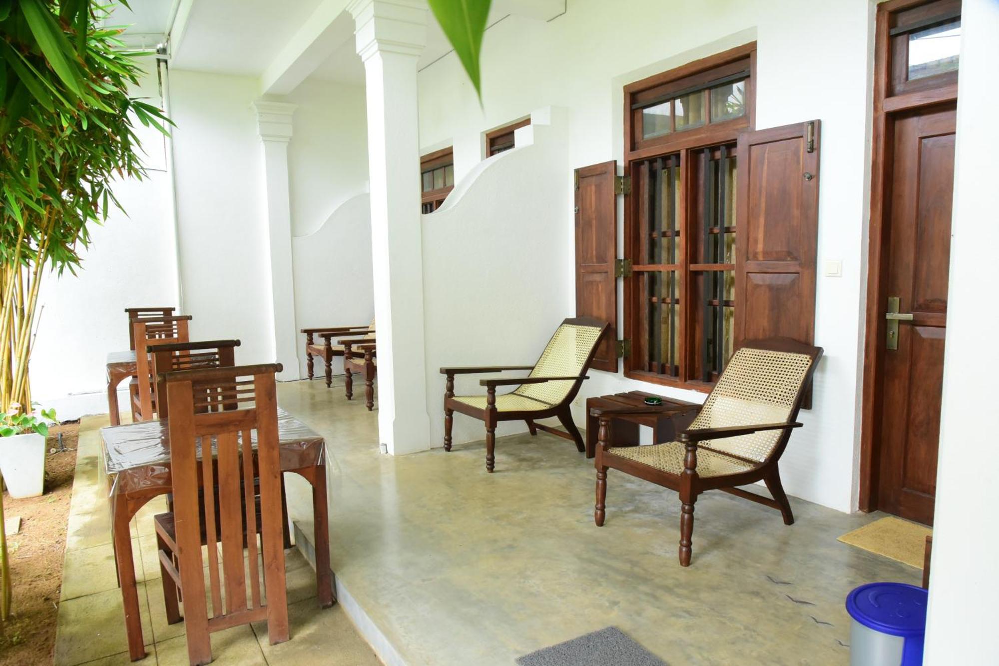 Tranquil Hotel Хикадува Екстериор снимка